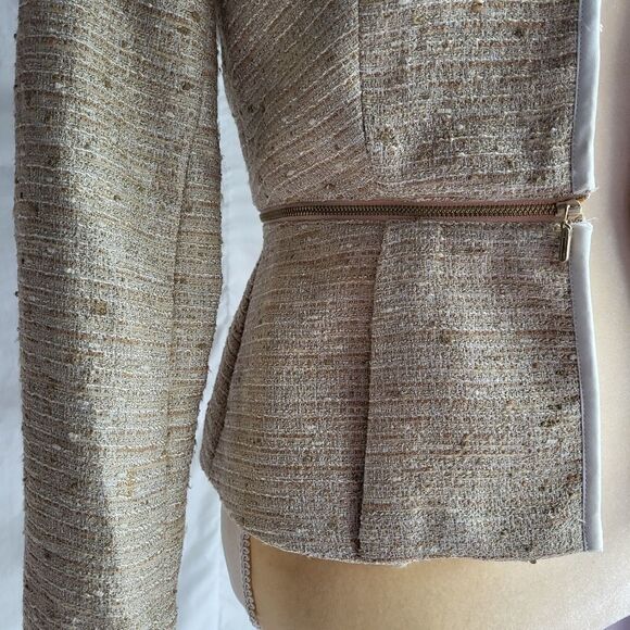 Magaschoni Beige Tweed Full or Crop Blazer, White Trim Size Small - Picture 5 of 15